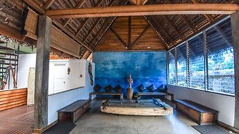 Maalu Maalu Resort & Spa