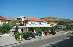 Hotel Trogirski Dvori