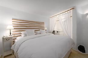 Iconic Santorini by Sandglass