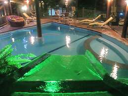 Pousada George's Village