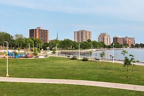 Days Inn by Wyndham Sarnia Harbourfront