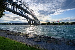 Days Inn by Wyndham Sarnia Harbourfront
