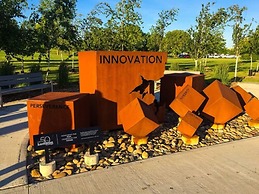 Days Inn by Wyndham Sarnia Harbourfront