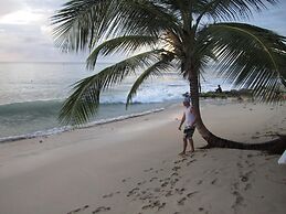 Tropical Sunset Beach Apartment Hotel