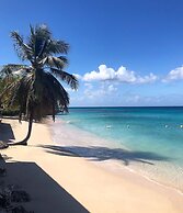 Tropical Sunset Beach Apartment Hotel