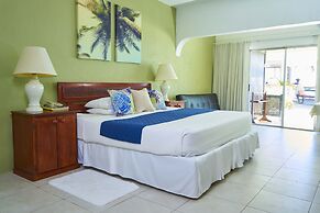 Tropical Sunset Beach Apartment Hotel