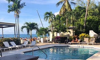 Tropical Sunset Beach Apartment Hotel