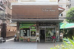Inn House Hotel