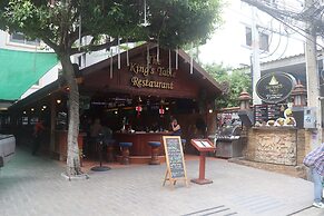 Inn House Hotel