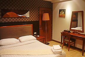 Inn House Hotel
