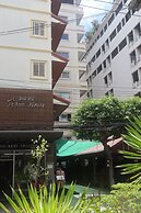 Inn House Hotel