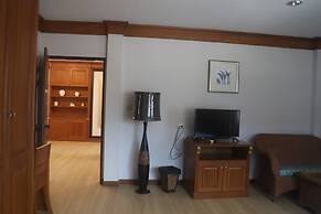Inn House Hotel