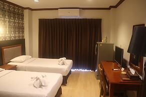 Inn House Hotel
