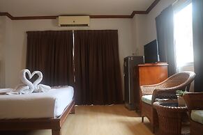 Inn House Hotel