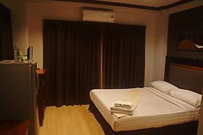Inn House Hotel