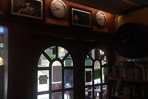 Inn House Hotel
