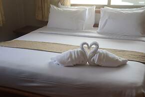 Inn House Hotel