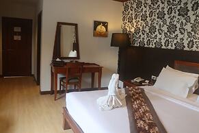 Inn House Hotel
