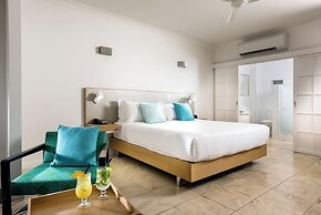 Mangrove Hotel