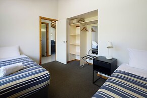 Chandlers Smiths Beach Villas