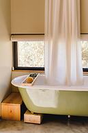 Cooking and Nature Emotional Hotel