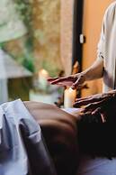 Cooking and Nature Emotional Hotel