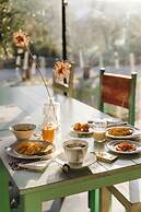 Cooking and Nature Emotional Hotel