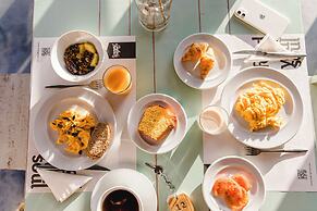 Cooking and Nature Emotional Hotel