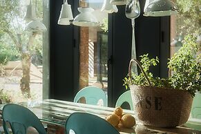 Cooking and Nature Emotional Hotel