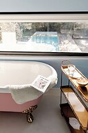 Cooking and Nature Emotional Hotel