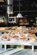 Cooking and Nature Emotional Hotel