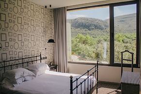 Cooking and Nature Emotional Hotel