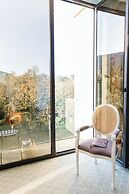 Cooking and Nature Emotional Hotel