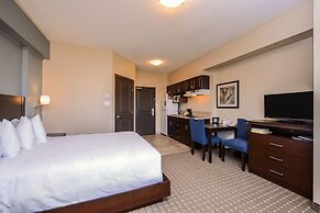 Kindersley All Suites Hotel