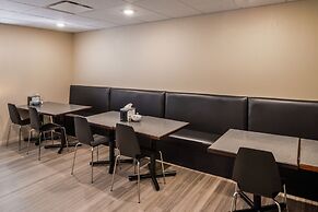 Kindersley All Suites Hotel