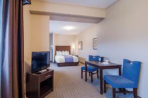 Kindersley All Suites Hotel