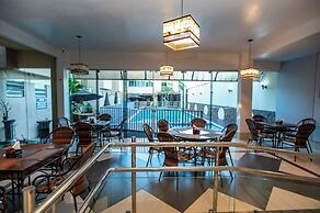 Hotel 365