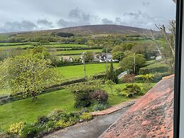 Dunkery Beacon Country House