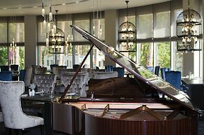 Grand Admiral Resort & SPA