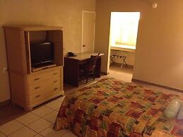 Su Casa Inn & Suites