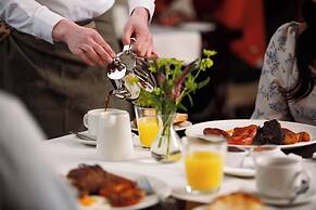 Horse and Jockey Hotel