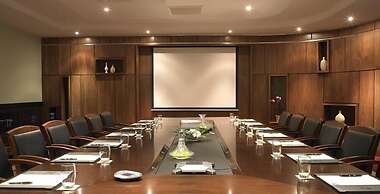 Horse and Jockey Hotel