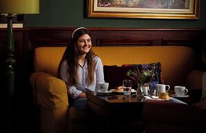 Horse and Jockey Hotel