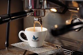 Horse and Jockey Hotel