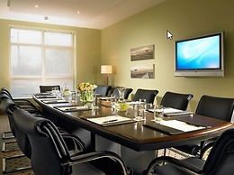 Horse and Jockey Hotel