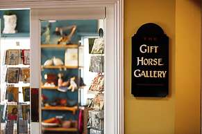 Horse and Jockey Hotel