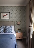 Horse and Jockey Hotel