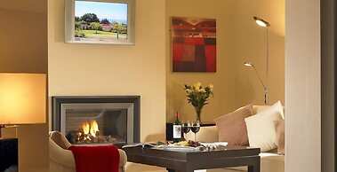 Horse and Jockey Hotel