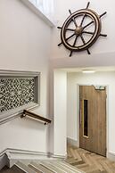 The Princes Square Hotel