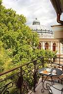 Palais Royal Hotel
